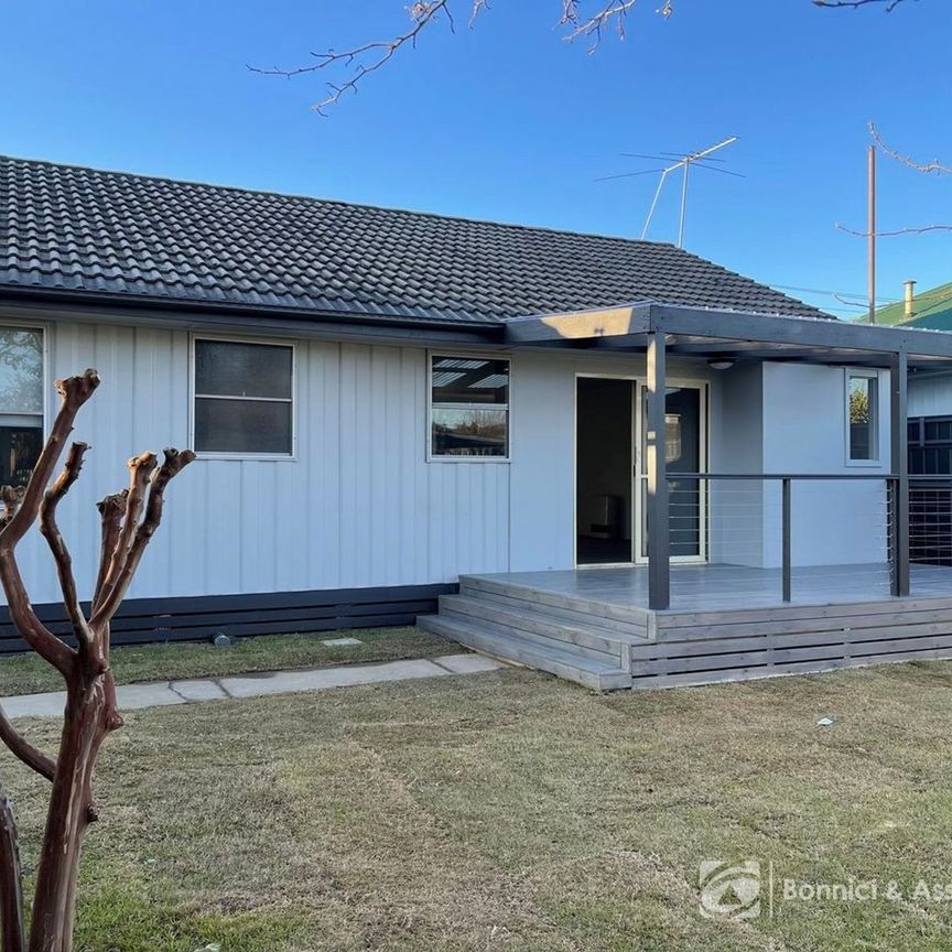 FREASHLY RENOVATED FAMILY HOME IN PRIME LOCATION - Photo 1