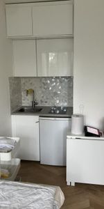 Modern studio in Florissant - Photo 3