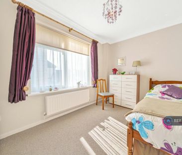 2 bedroom maisonette to rent - Photo 2