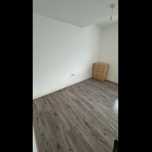 Studio Flat, Firhill Road, SE6 - Photo 2