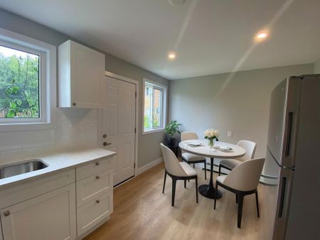 Three Bedroom Townhouse - Photo 3