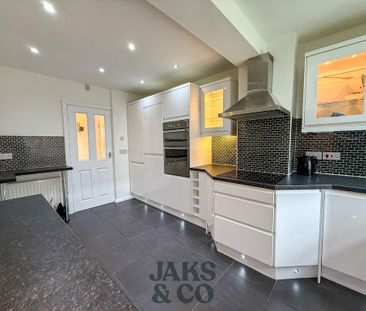 3 bedroom semi-detached house to rent - Photo 4