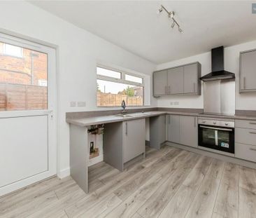 3 bedroom semi-detached house to rent - Photo 6