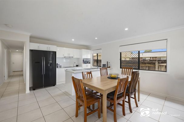 FANTASTIC CLEVELAND LOCATION - 4 BEDROOMS PLUS STUDY - Photo 1