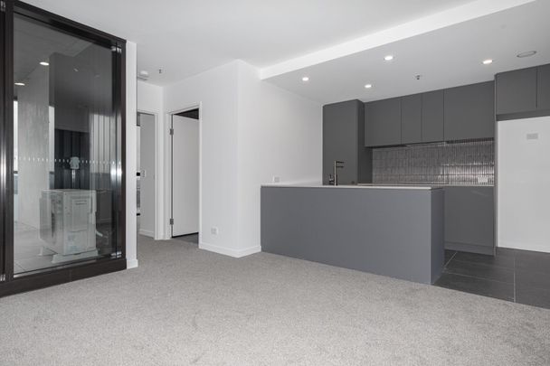 Lake View Luxury Two-Bedroom Apartment in the Heart of Belconnen - Photo 1