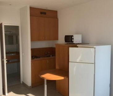 Appartement 2 pièces 27m2 MARSEILLE 6EME 585 euros - Photo 5