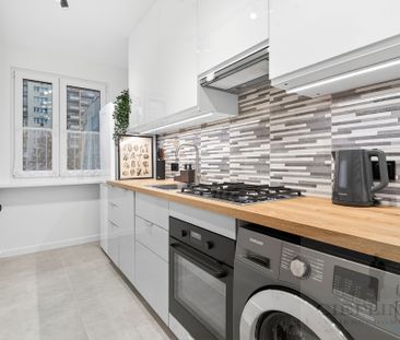 Jasne mieszkanie w świetnej lokalizacji — od zaraz - Фото 3