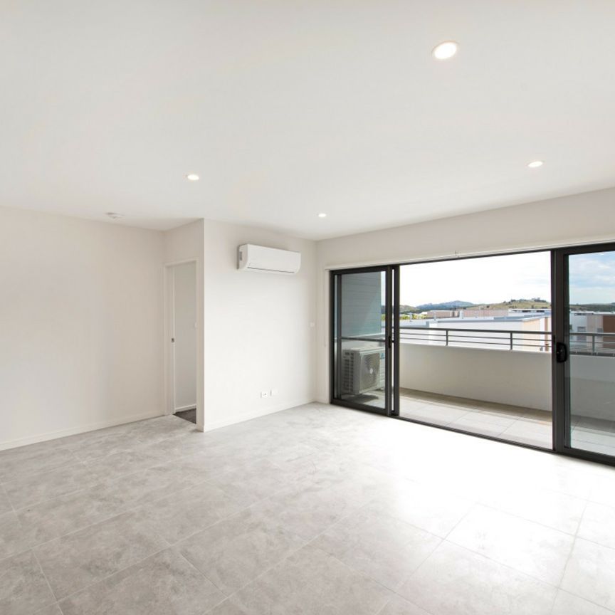 Top Floor Unit! - Photo 1