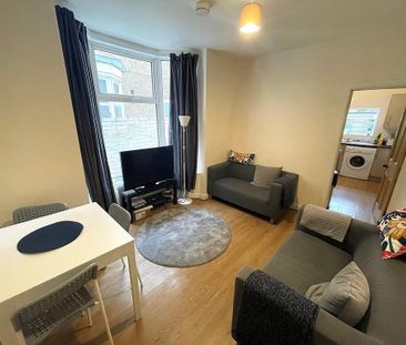 4 bedroom terraced house to rent - Photo 1