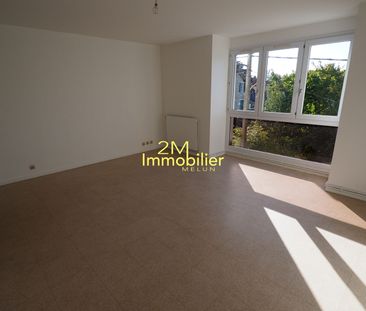 Location Appartement 3 pièces 70m² - Photo 2