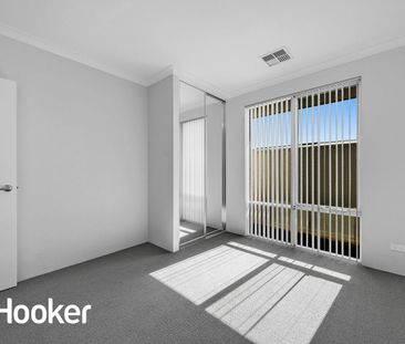 4x2x2 With Theatre - Photo 3