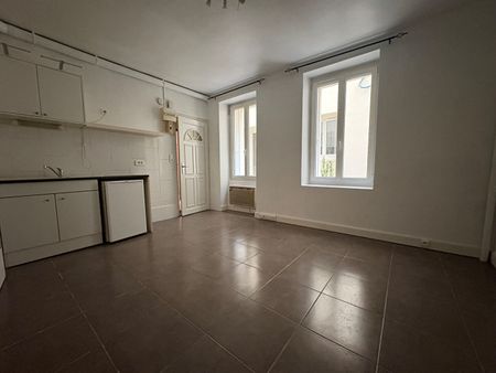 STUDIO 20 m2 – REFAIT A NEUF – en rez-de-chaussée – sur COUR – - Photo 2
