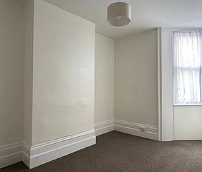 Queen Street, Ramsgate, CT11 9ER, Kent - Photo 2