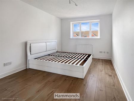 3 bedroom semi-detached house to rent - Photo 2