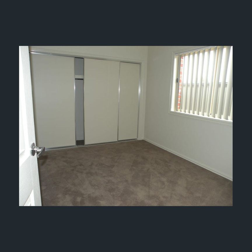 Conveniently located 2 bedroom unit - Photo 1