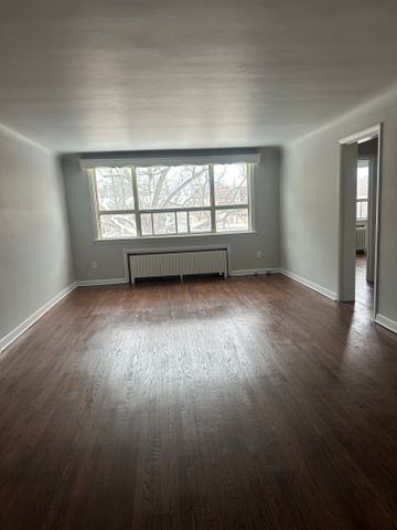 2128 Harris Crescent - Photo 2