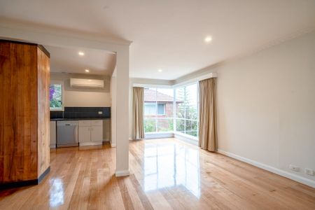 Comfortable Family Home - Photo 4