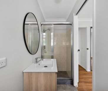 6 Vivyan Close, Denistone NSW 2114 - House For Rent | Domain - Photo 2