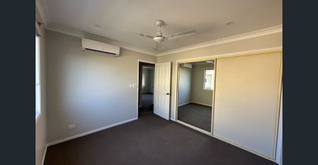 GATED COMMUNITY! PRIVATE AND SECURE! A GREAT LIFESTYLE AWAITS! - Photo 2