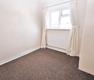 2 bedroom semi-detached house to rent - Photo 2
