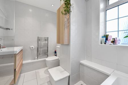 Room in a Shared Flat, Beaconsfield Close, SE3 - Photo 3