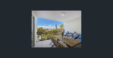 Large & spacious city view 2 bedroom 2 bathroom apartments, close to the city; RBWH; the Valley and Brisbane show ground - Photo 3