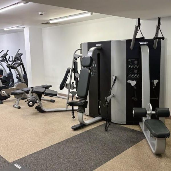 4 bedroom flat share to rent - Photo 1