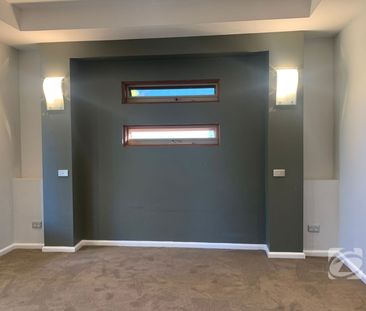 CENTRAL PAKENHAM FAMILY HOME! - Photo 1