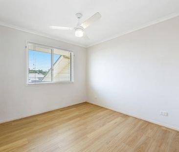 Modern Secure Apartment Overlooking Parkland - Photo 2