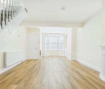 Terraced House to rent on - Photo 6