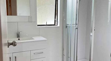 3 bedroom cozy home in Owhata - Photo 4