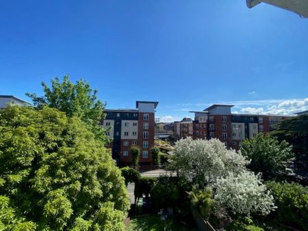 3 bed apartment to rent in New North Road, Exeter, EX4 - Photo 3