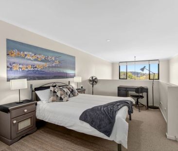 Fully Furnished - Stylish Loft-Style Apartment in the Heart of Canb... - Photo 6