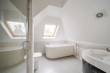 5 bedroom detached house to rent - Photo 5