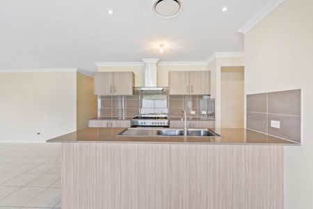 Beautiful home in great location - Photo 4