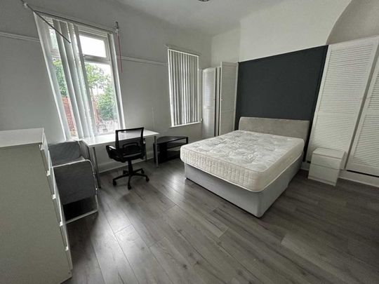 5 bedroom apartment to rent - Photo 1