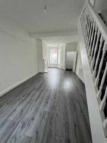 2 Bed Terraced House, Waltham Road, L6 - Photo 2