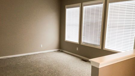 3 Bed House In Bridlewood | Pets Negotiable | Double Garage - Photo 5