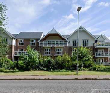 Le Marchant, Townsend Gate, Berkhamsted. - Photo 1