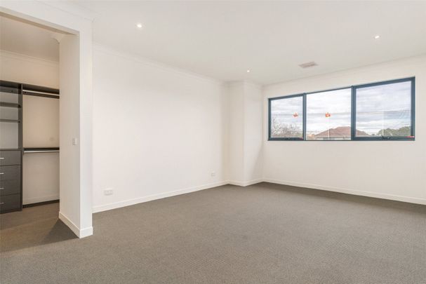5B Lord Street, McKinnon VIC 3204 - Townhouse For Rent | Domain - Photo 1