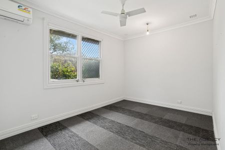 Spacious Character Home with Self-Contained Flat & Workshop - Photo 4