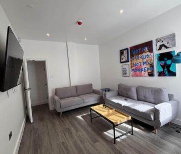 6 bedroom terraced house to rent - Photo 3