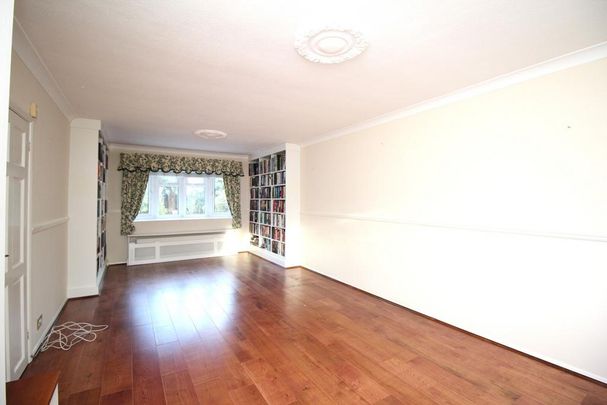 4 bedroom detached house to rent - Photo 1