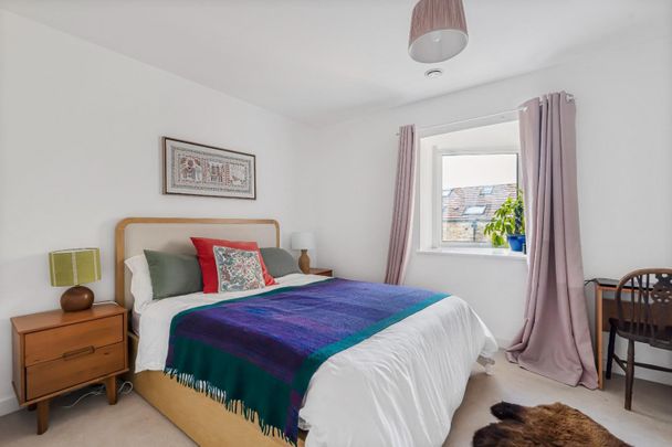 1 bedroom Flat To Let Total Size: 555 SQ FT - Photo 1