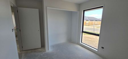 Brand new 4 bedroom home - Photo 2