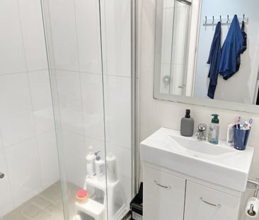 2-Bedroom Apartment – Prime Cuba Street Location - Photo 6