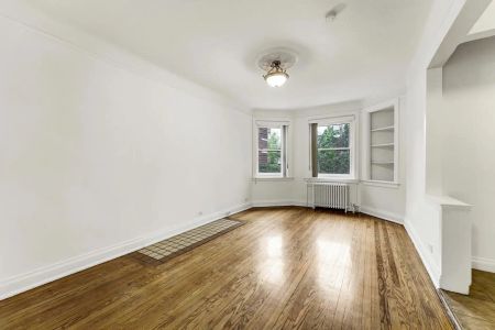 235 Charlotte St — Studio - unit 8 - Photo 2