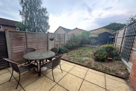2 bedroom terraced house to rent - Photo 5