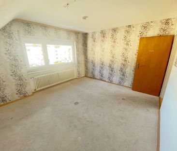 Großzügige 4-Zimmer-Dachgeschosswohnung mit Balkon, Tageslichtbad &... - Photo 4