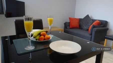 1 bedroom flat to rent - Photo 3